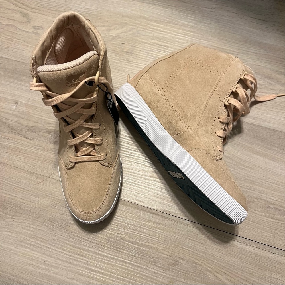 Sorel Out N About Suede Wedge Lace Up sneaker Boots Nude NWT